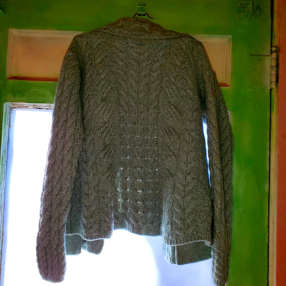 Aran - Picture 2 of 2